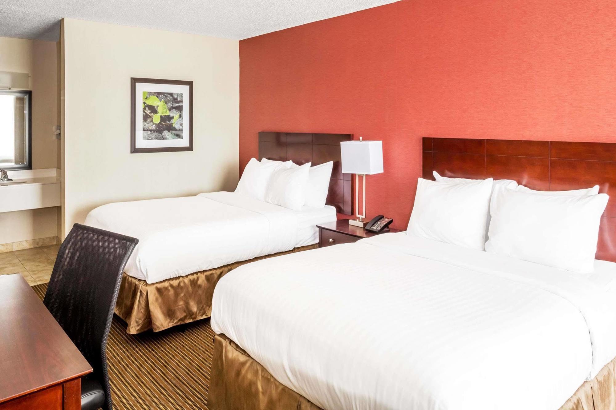 Ramada By Wyndham Salt Lake City North Temple ภายนอก รูปภาพ